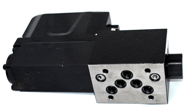 Parker D3FPE50YA9VB00 Direct Operated Proportional Directional Control Valve